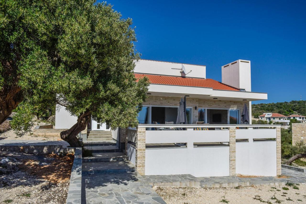 Moderner Bungalow Mit Meerblick Lun  Bagian luar foto