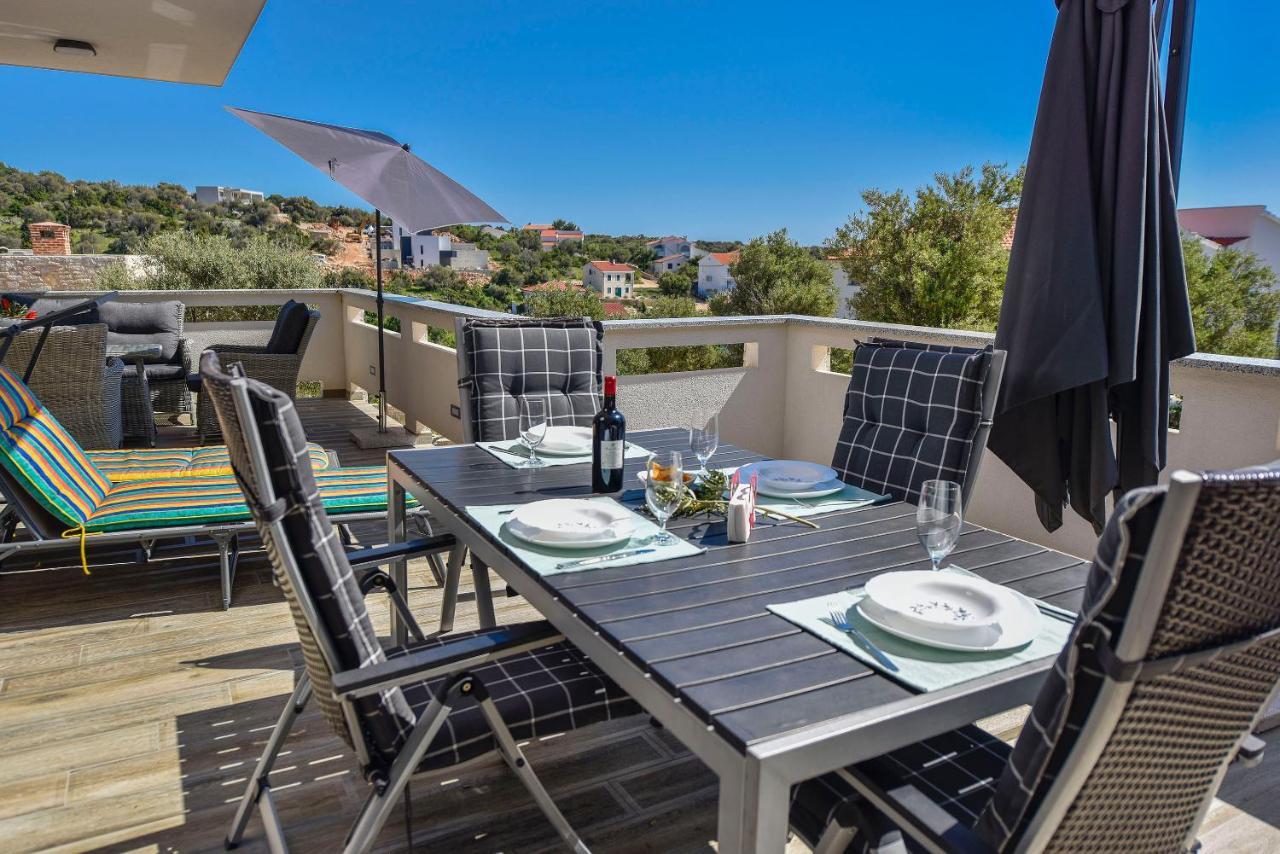 Moderner Bungalow Mit Meerblick Lun  Bagian luar foto