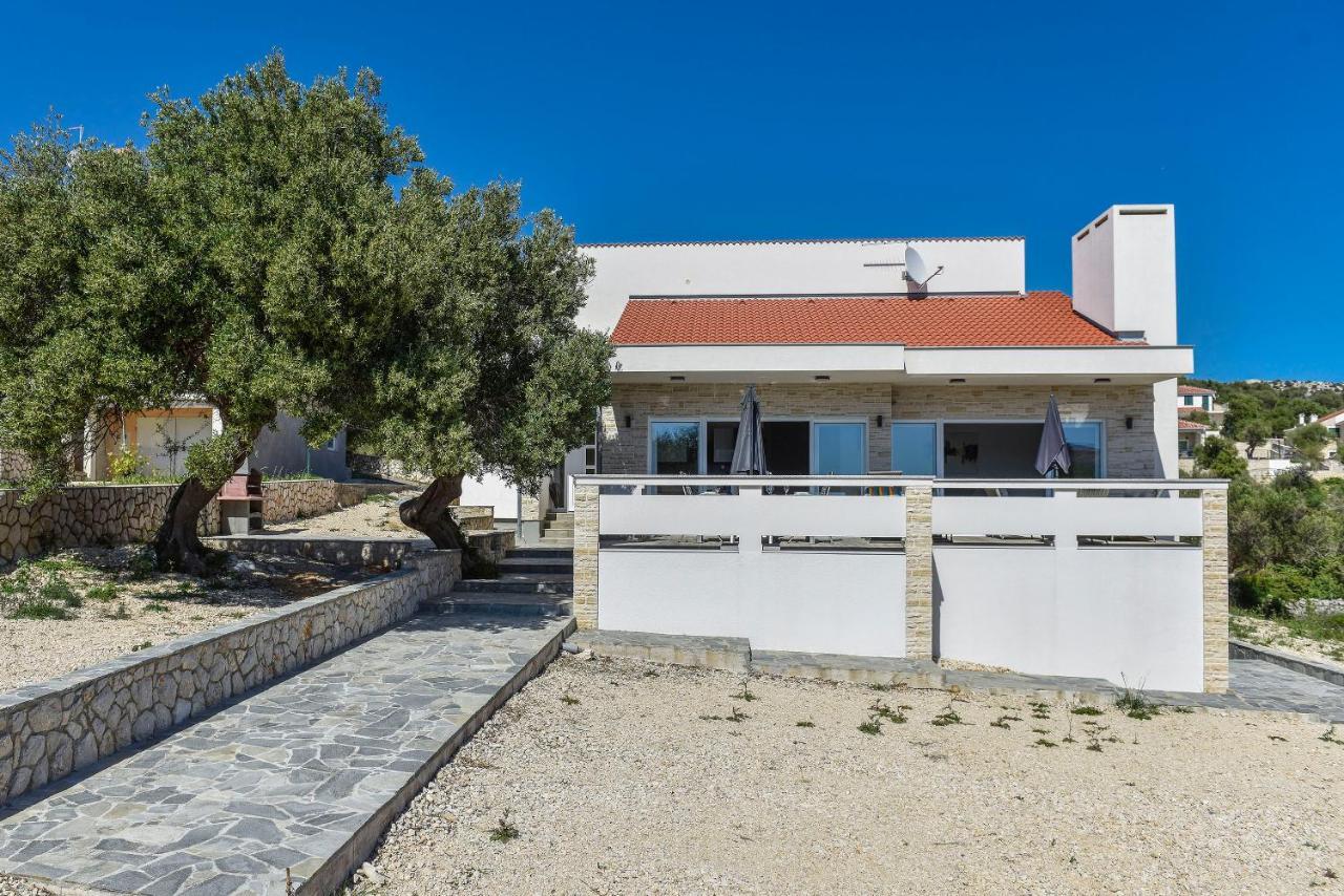 Moderner Bungalow Mit Meerblick Lun  Bagian luar foto