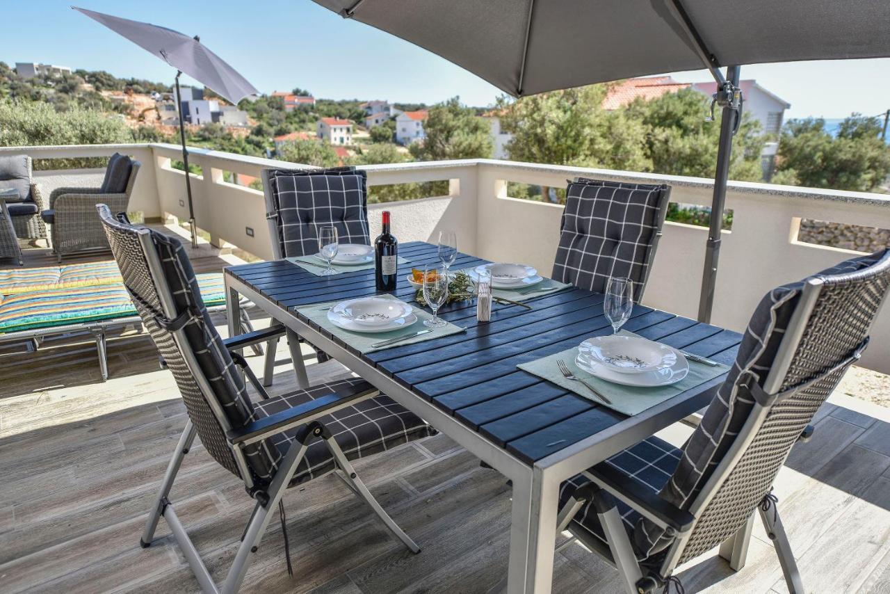 Moderner Bungalow Mit Meerblick Lun  Bagian luar foto