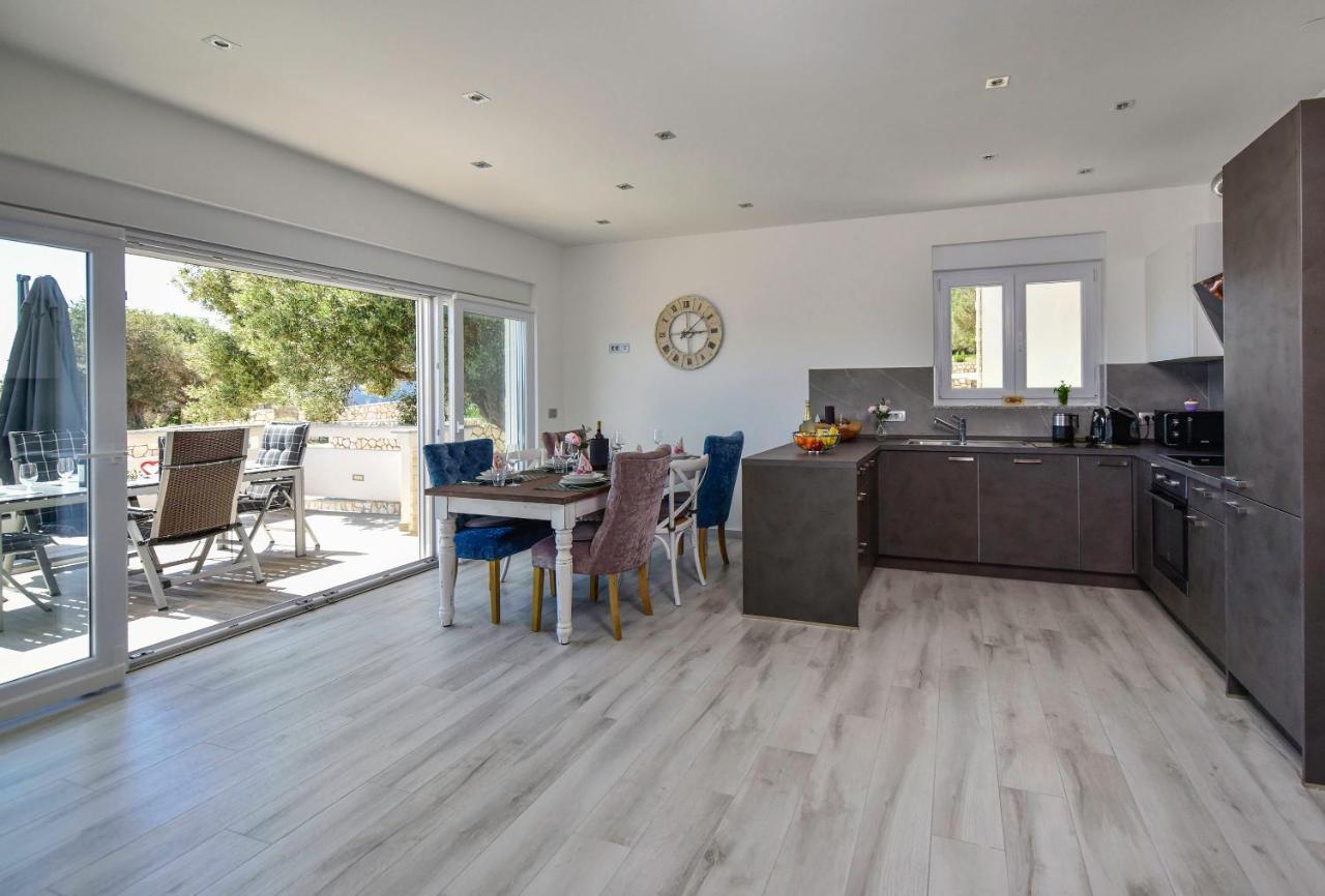 Moderner Bungalow Mit Meerblick Lun  Bagian luar foto