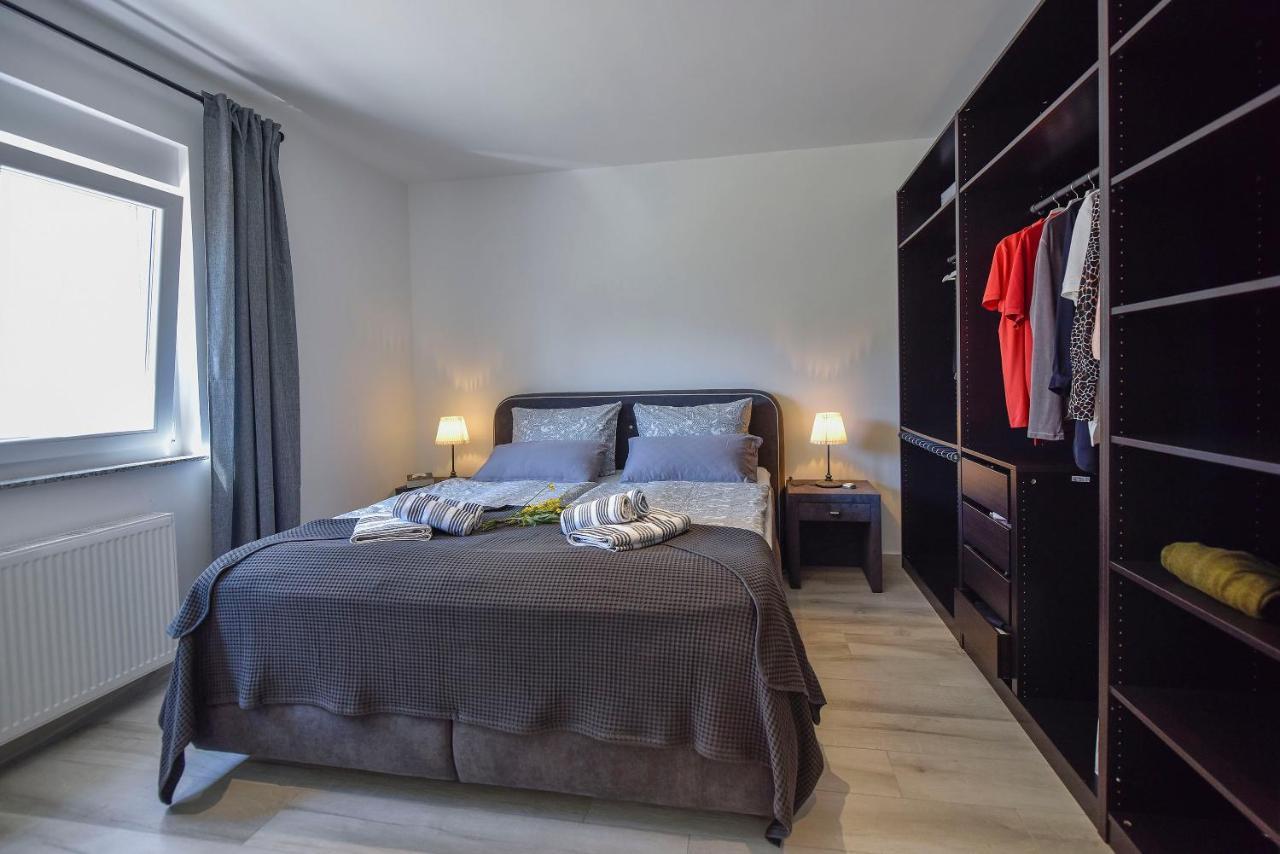 Moderner Bungalow Mit Meerblick Lun  Bagian luar foto